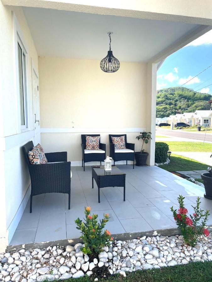 Seashore Vacation Home, Oceanpointe, Lucea, Jamaica Exteriör bild