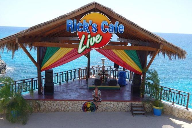 Seashore Vacation Home, Oceanpointe, Lucea, Jamaica Exteriör bild