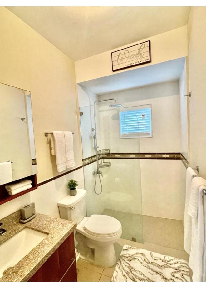 Seashore Vacation Home, Oceanpointe, Lucea, Jamaica Exteriör bild